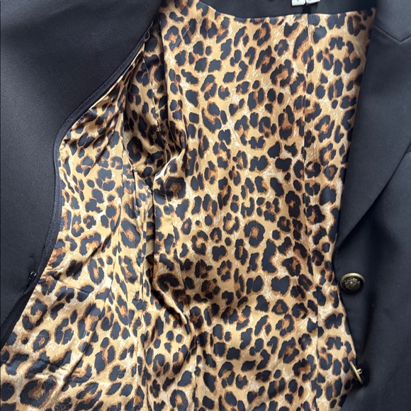 Veronica Beard Black Jacket with Animal Print Accent - Picture 8 of 8